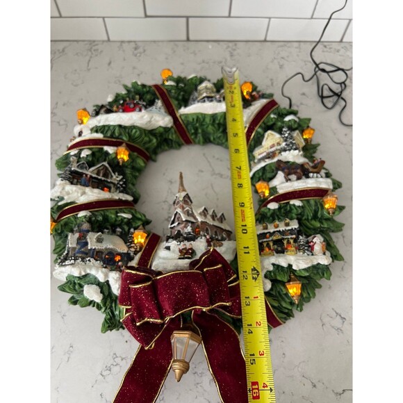 Thomas Kinkade Illuminated "Christmas Village" Wreath - Picture 5 of 12